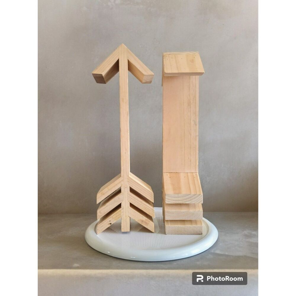 NWOT  ArtMinds Creative Twist wall shelf 2 each